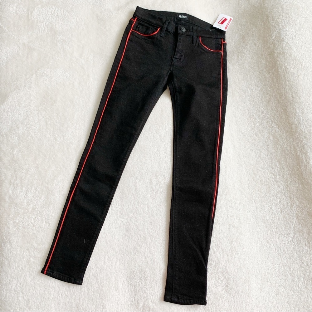 NWT Hudson skinny jeans w/ luxe red pipe details​​